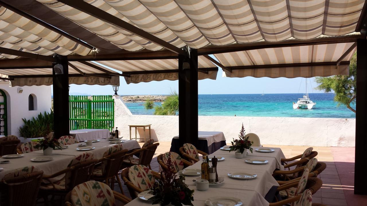 Hostal Restaurante Playa Colonia de Sant Jordi ภายนอก รูปภาพ