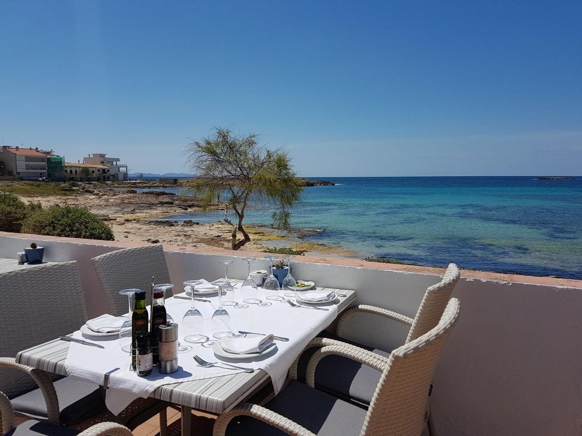 Hostal Restaurante Playa Colonia de Sant Jordi ภายนอก รูปภาพ